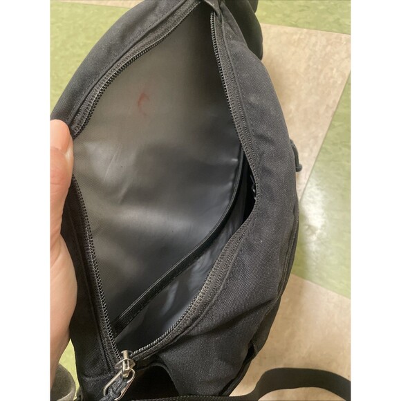 Patagonia Hiking Outdoor Bag Atom Sling 8L, Black, One Size Crossbody Black - Picture 8 of 11